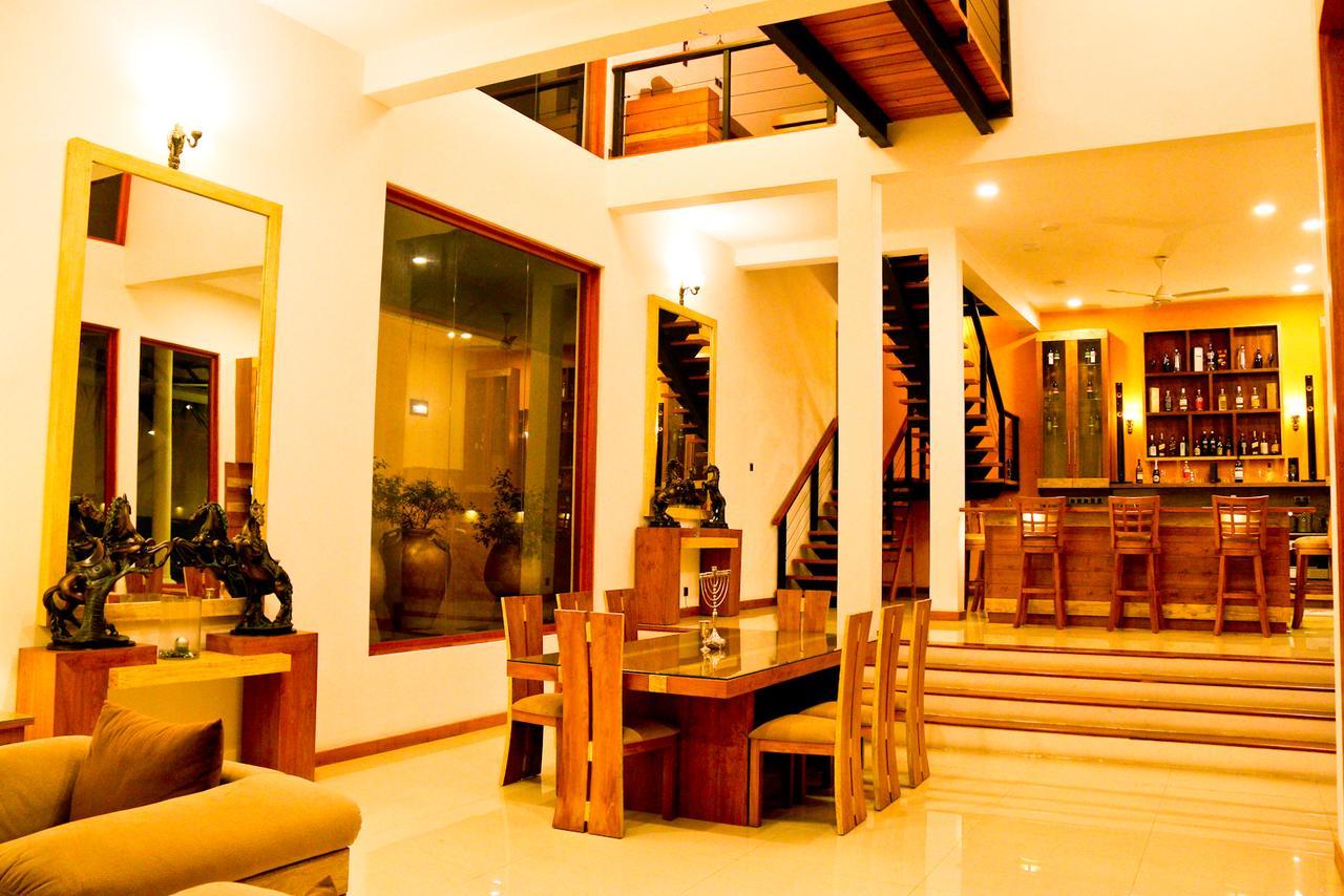 Hotel White Palace Gampaha Exteriér fotografie
