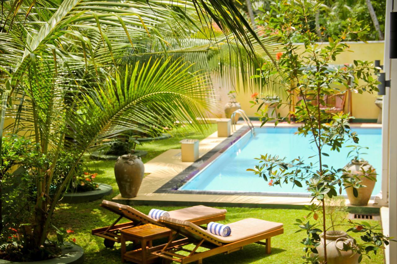 Hotel White Palace Gampaha Exteriér fotografie